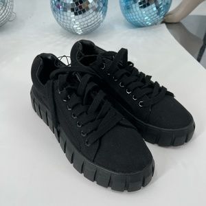 Low Top Sneakers
